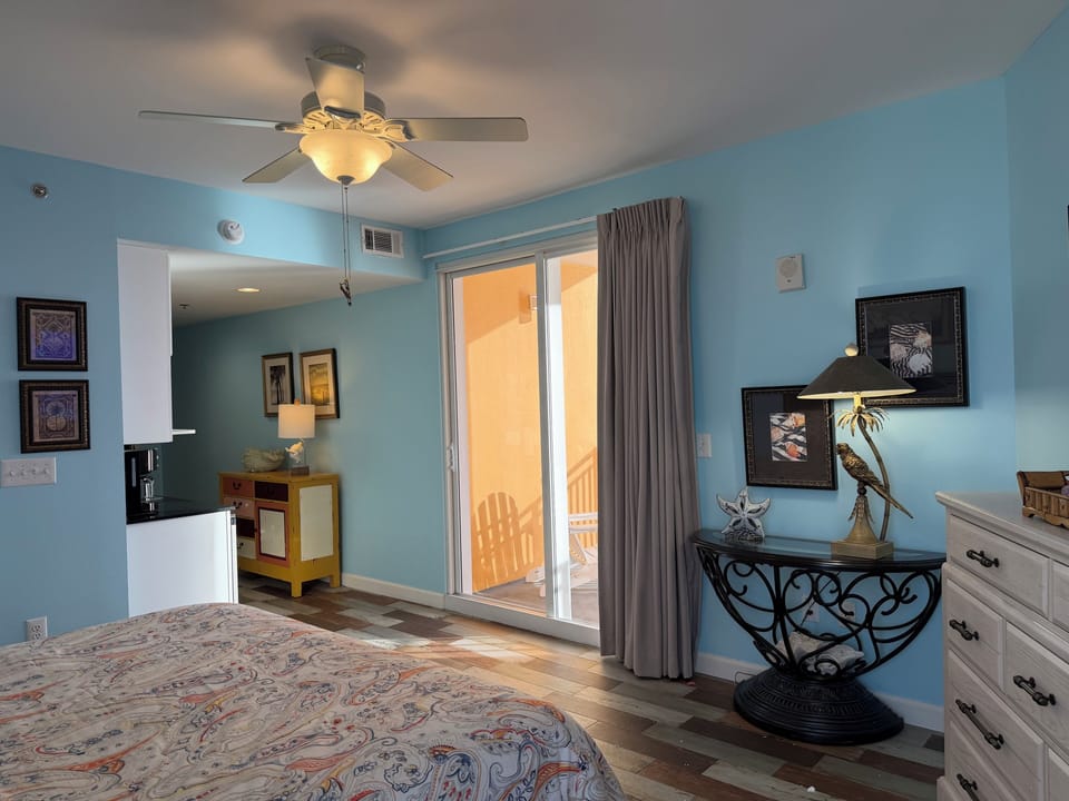 Private balcony and kitchenette 