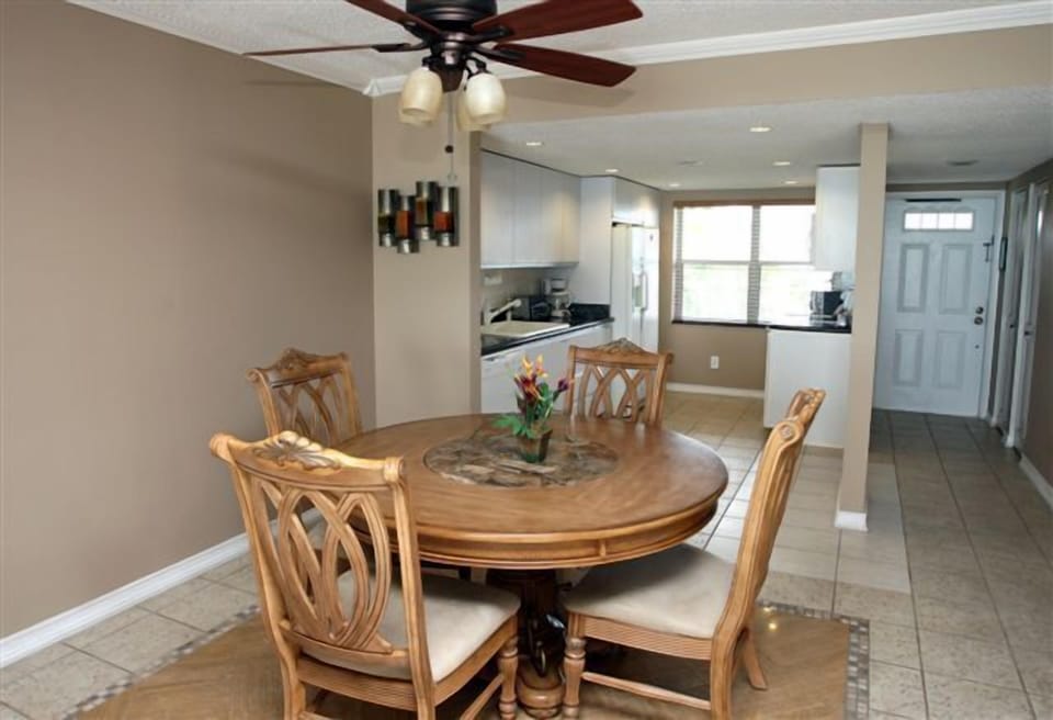 Dinning room table