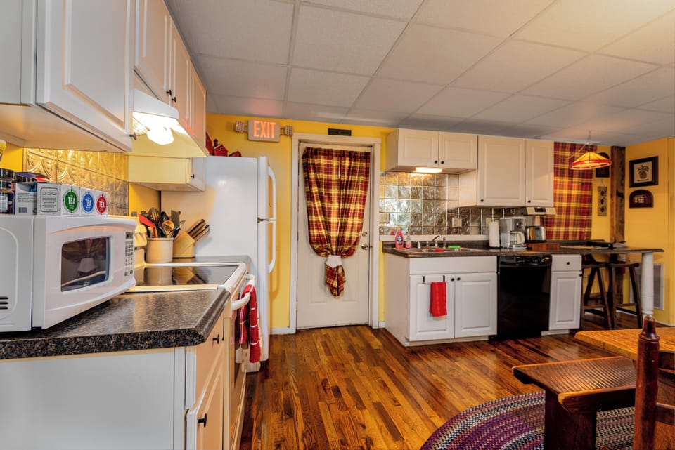 Plenty of space in the kitchen