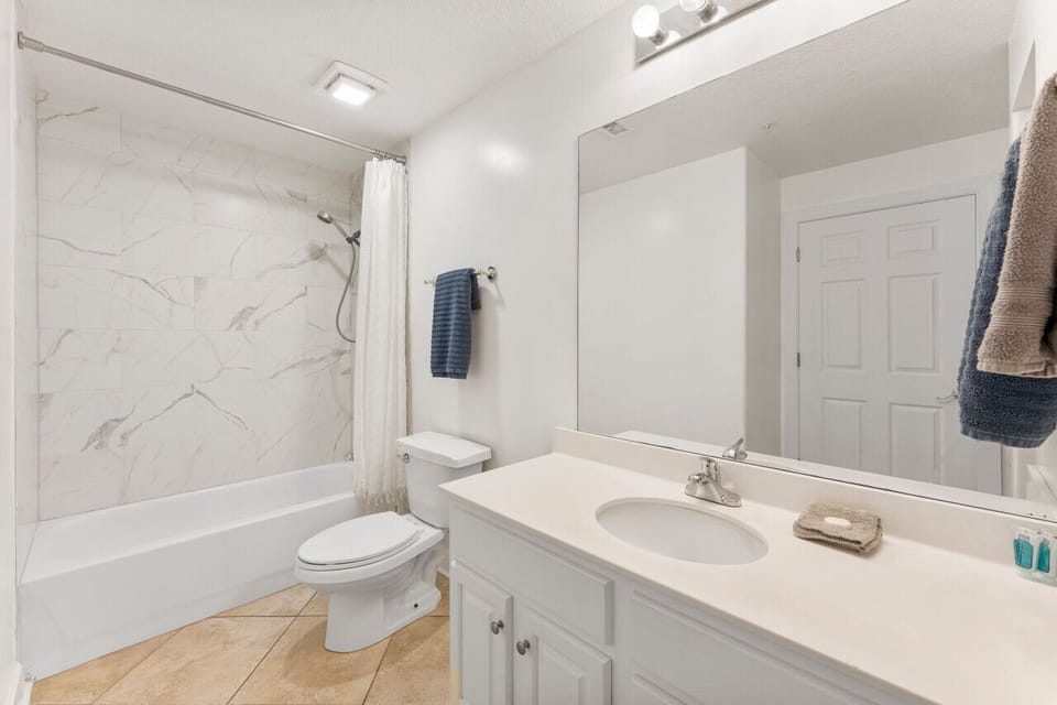 Newly Updated Guest Bathroom!