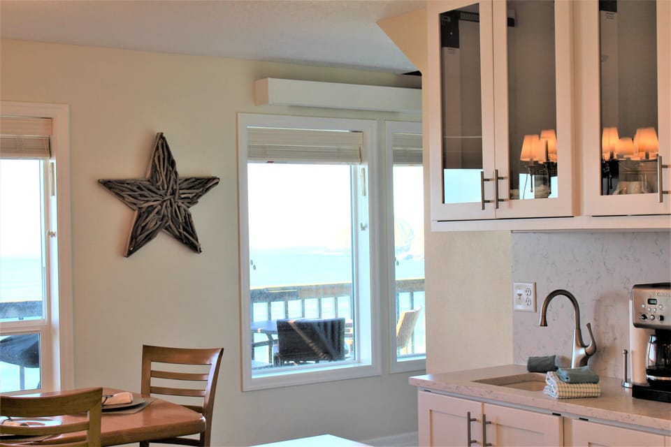 Main house kitchen breakfast bar