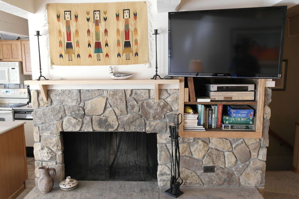 Wood burning fireplace, Large 42' Sony HDTV.
