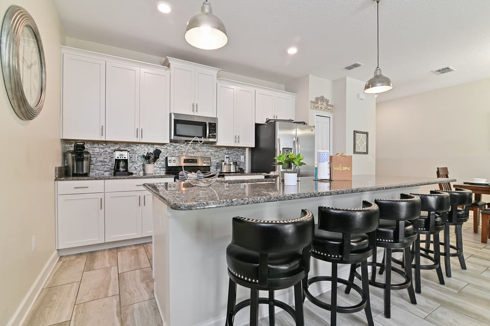 Kitchen and Bar area.