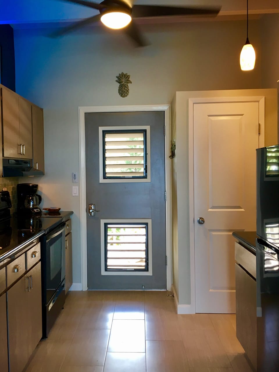 Living area to the Kitchen