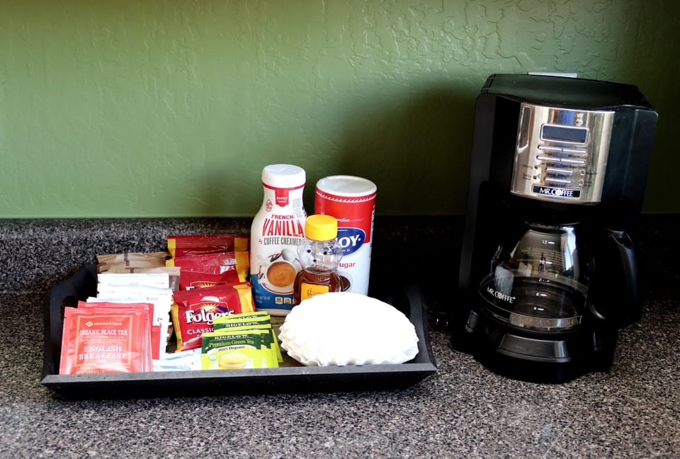 Guests can enjoy complimentary tea and coffee.