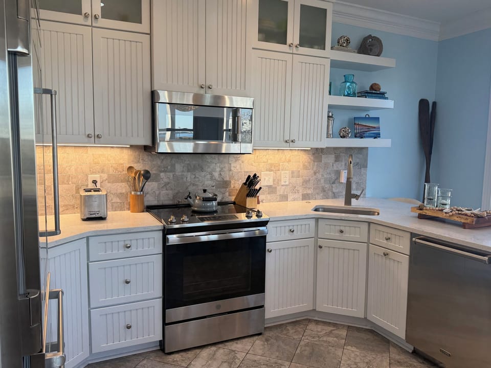 Ready on arrival— upgraded stainless steel appliances and pantry fully stocked