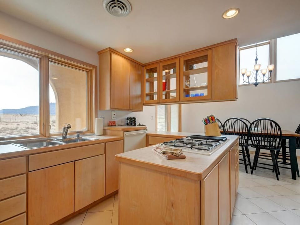 Extremely well-equipped kitchen for the chef in your group!