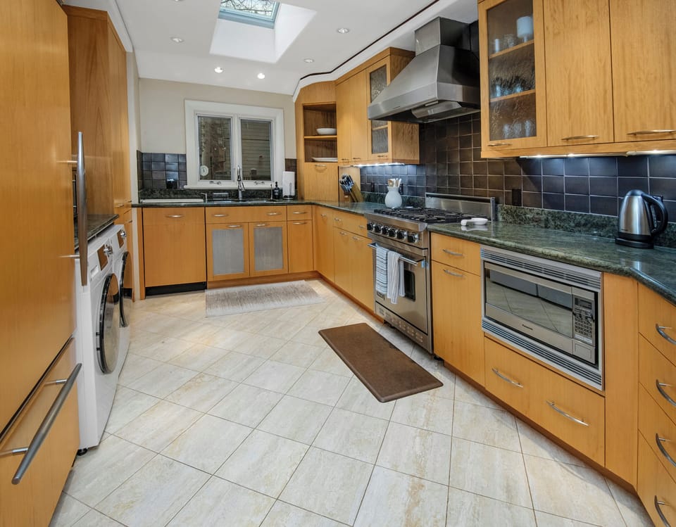 Kitchen/Laundry
