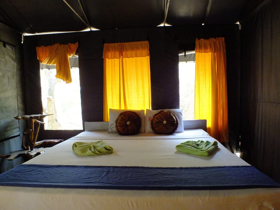 Business Chalet, 1 Bedroom, Smoking, Lake View | Free WiFi
