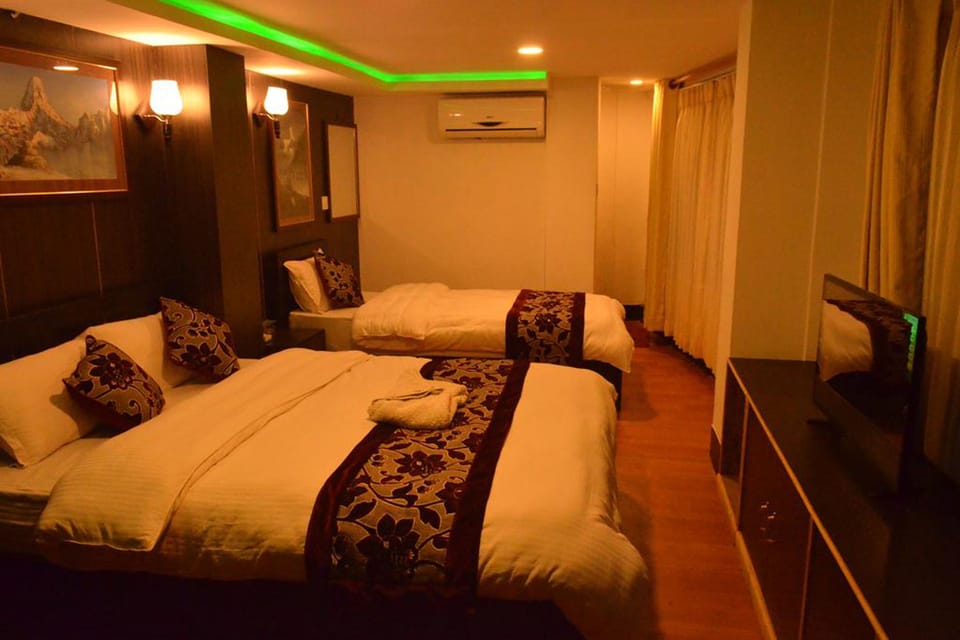 In-room safe, desk, free WiFi