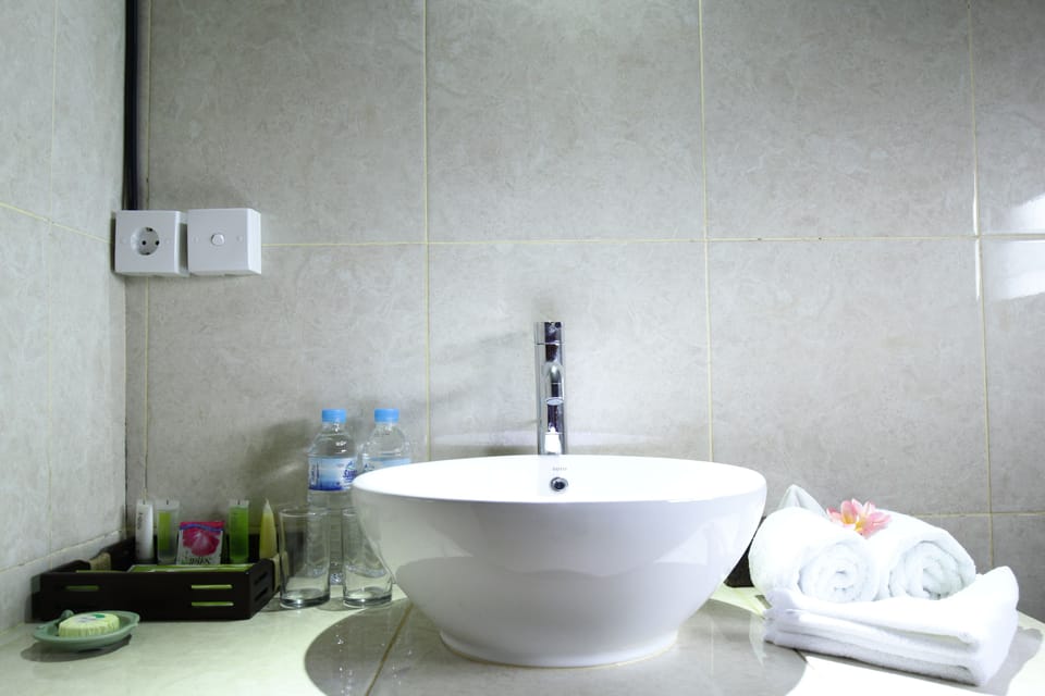 Bungalow | Bathroom sink
