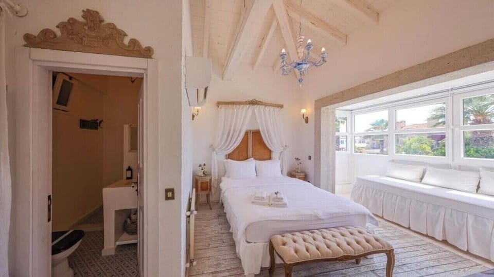 Executive Studio Suite | Premium bedding, minibar, in-room safe, free WiFi