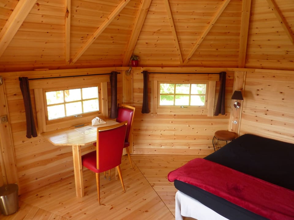 Cabin (Mollky), bed linens not included | Iron/ironing board