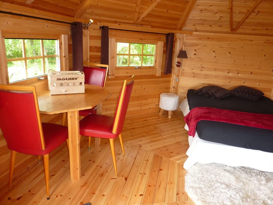 Cabin (Mollky), bed linens not included | Iron/ironing board