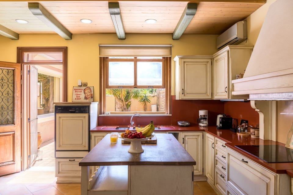 Fridge, oven, espresso maker, coffee/tea maker