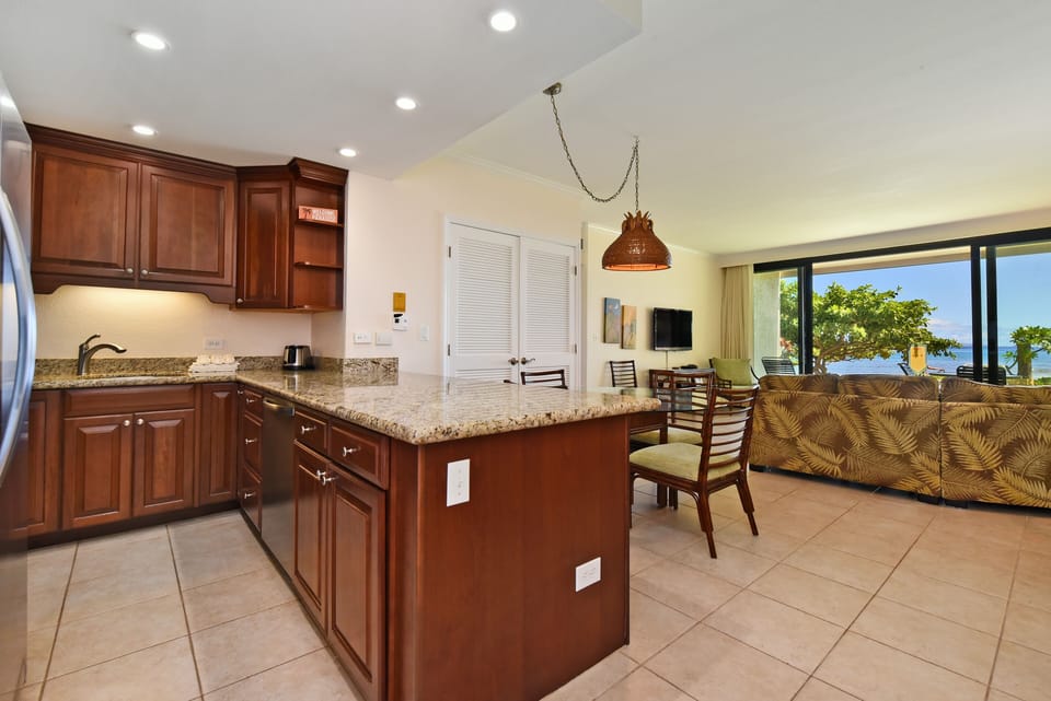 Condo, 2 Bedrooms | Private kitchen | Fridge, microwave, oven, coffee/tea maker