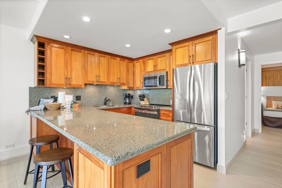Condo, 2 Bedrooms | Private kitchen | Fridge, microwave, oven, coffee/tea maker