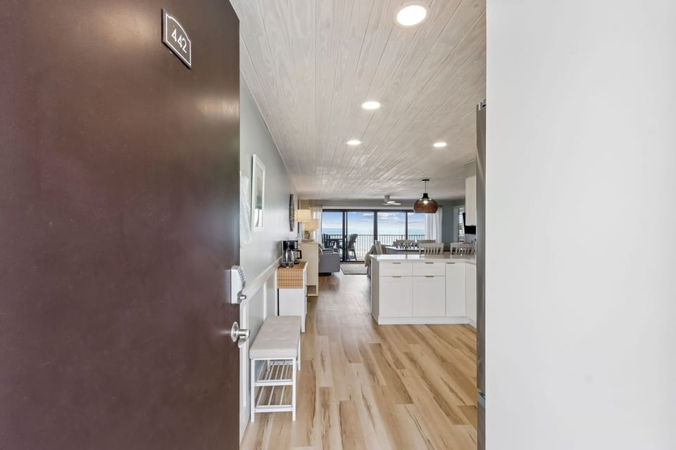 Condo, 3 Bedrooms | Interior