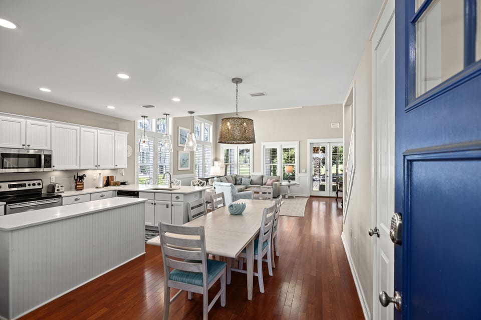 House, 3 Bedrooms | Private kitchen | Fridge, microwave, oven, dishwasher
