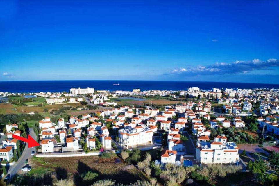 Palm Villa is opposite one with the arrow. Just to show how close to the sea!!