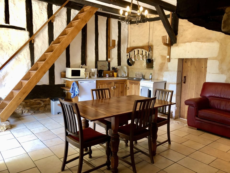 kitchen/salon