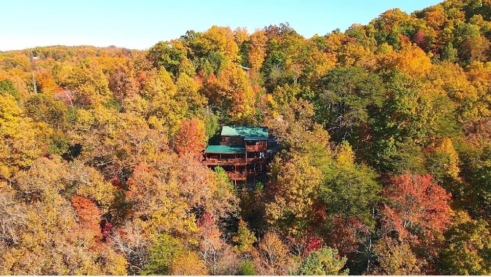 Secluded and Private with 180 degrees Mountain Views.