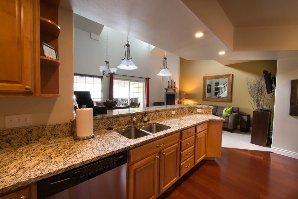 Full size kitchen