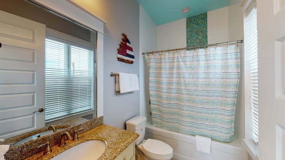 3rd Level Bunk Room Private Bathroom