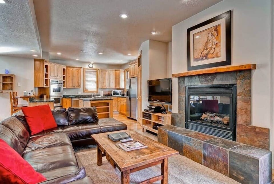 Open Den to Kitchen