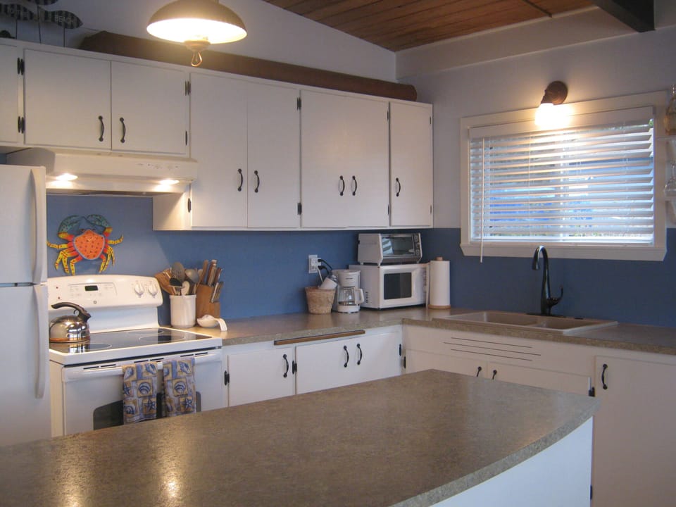 All kitchen supplies provided.