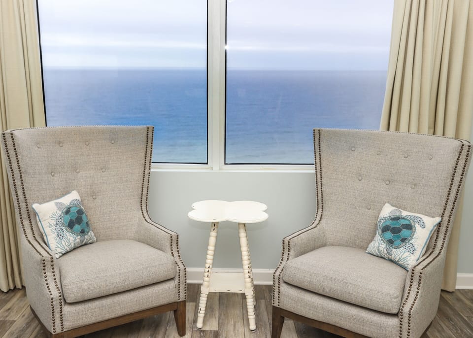 Top Floor Penthouse with Best Views on the Beach