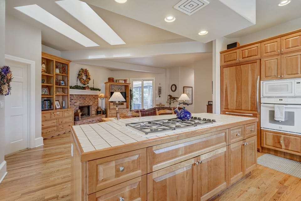 Large open kitchen, perfect for family meals and gatherings.