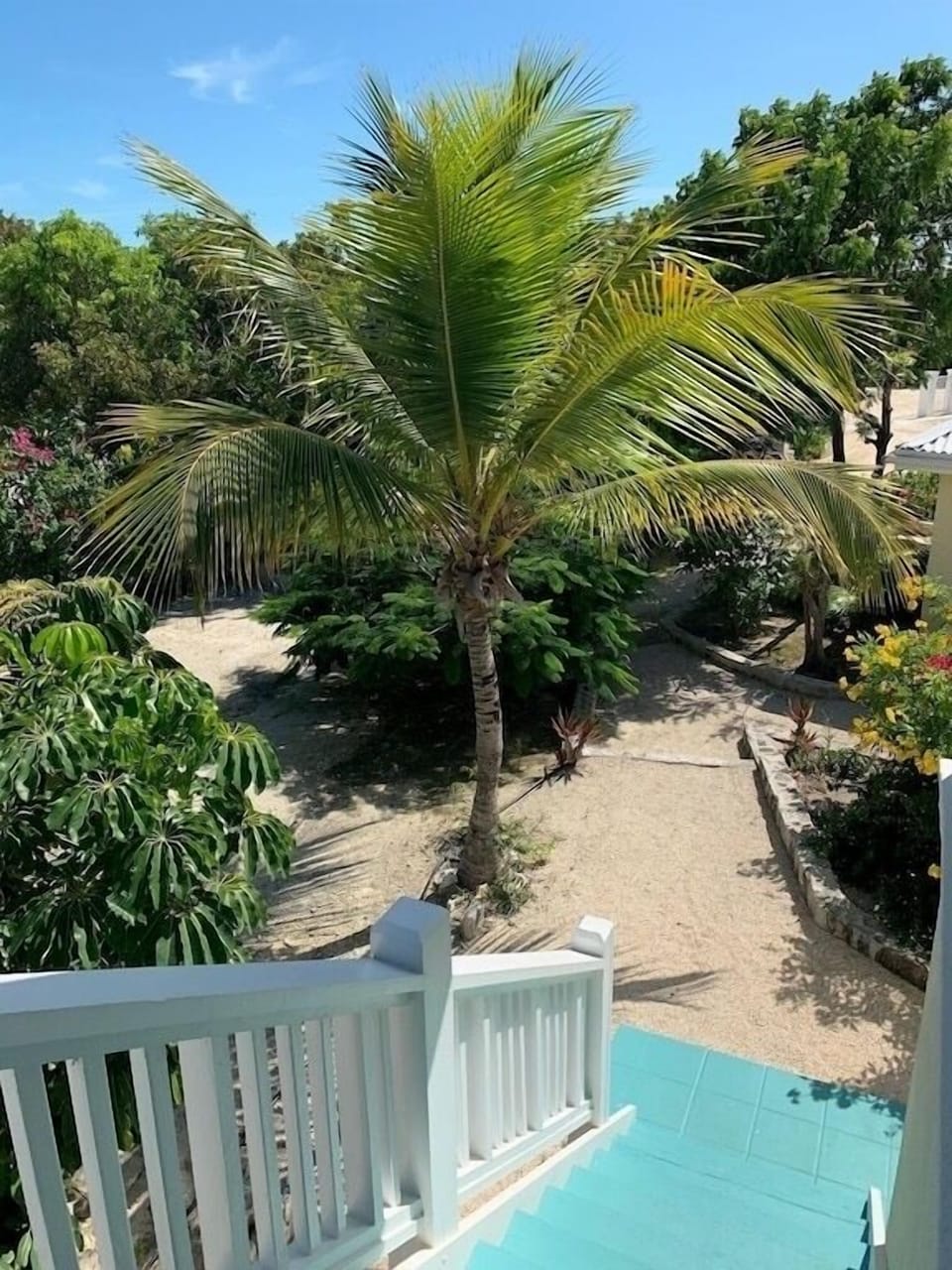 Option to rent a 2 Bedroom Villa with the Guest Cottage to sleep up to 12people