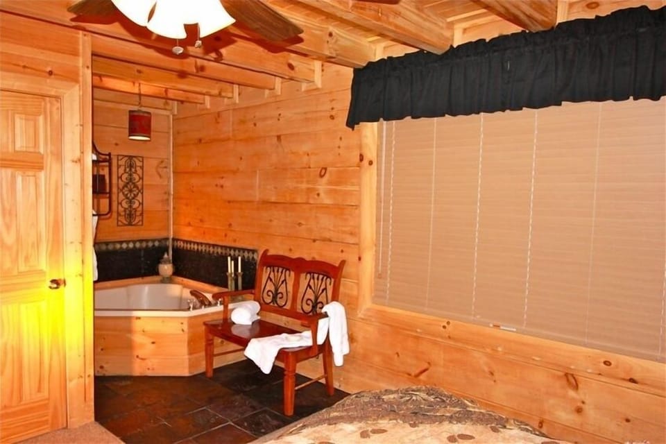 On-suite whirlpool Master Bedroom #1