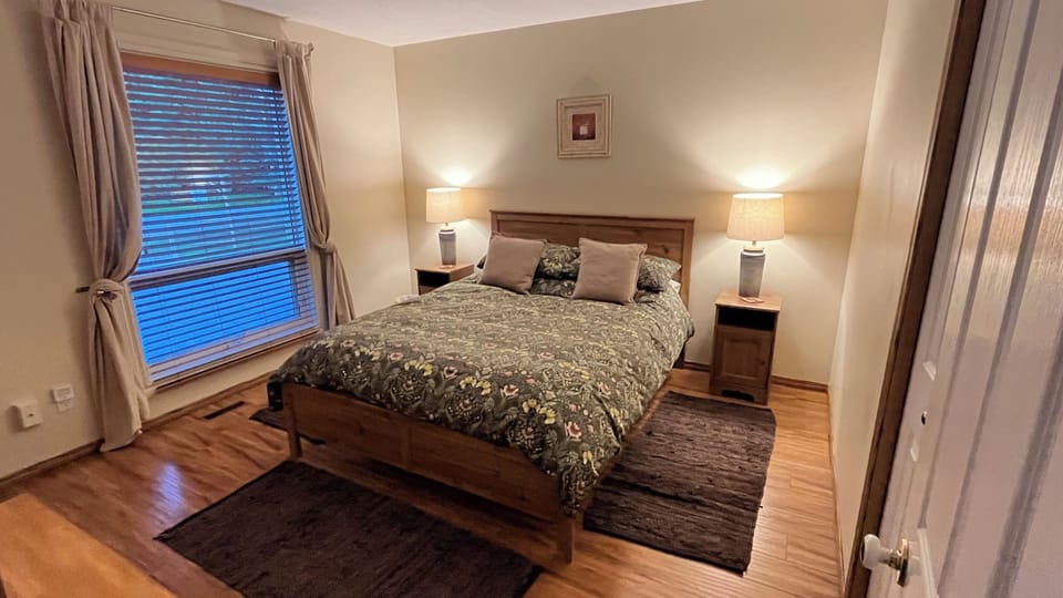 Bedroom 3 Queen