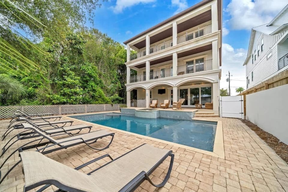 Tranquil is the Name of the Game In this Gorgeous Backyard Paradise