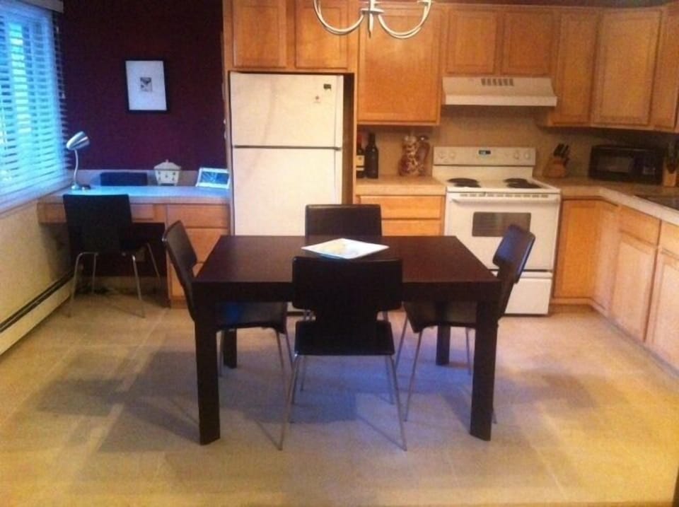 Kitchen/Dining area