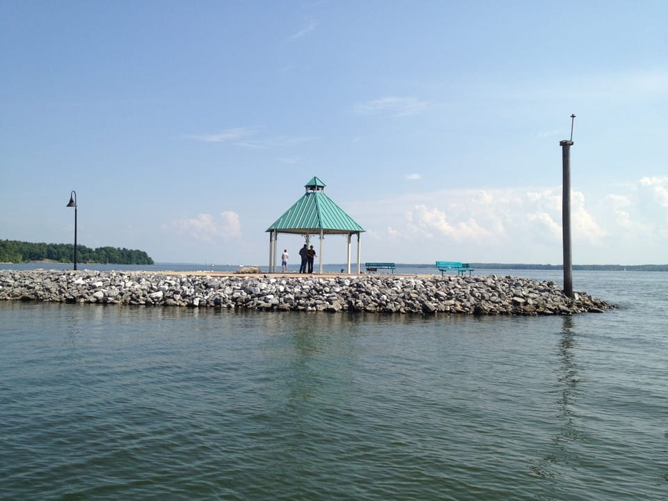 Grand Rivers Walking Trail & Jetty scenery - a short walk from lakehouse