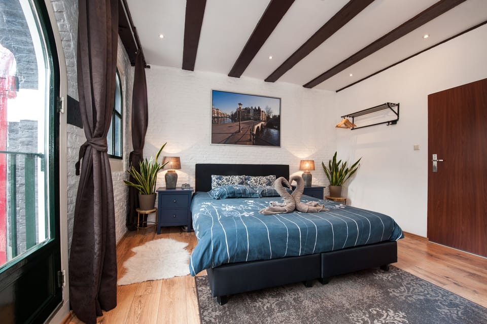 Double Room (3rd floor- stair access only) | Desk, iron/ironing board, free WiFi, bed sheets