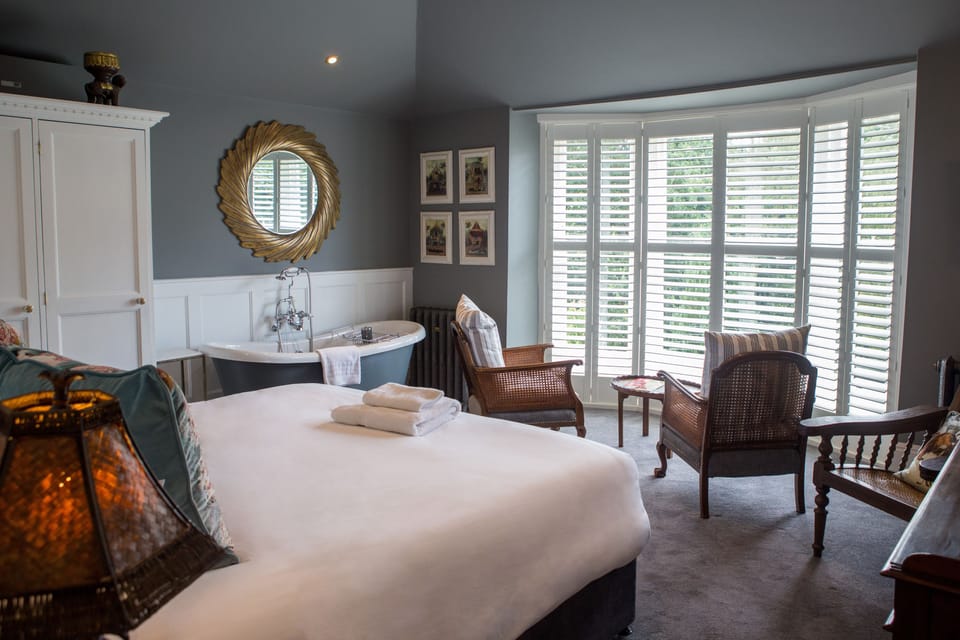 Luxury Double Room, 1 King Bed | Desk, iron/ironing board, free WiFi, bed sheets