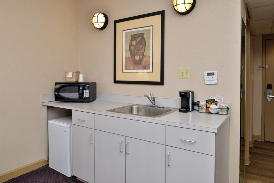 In-room safe, iron/ironing board, free WiFi, bed sheets