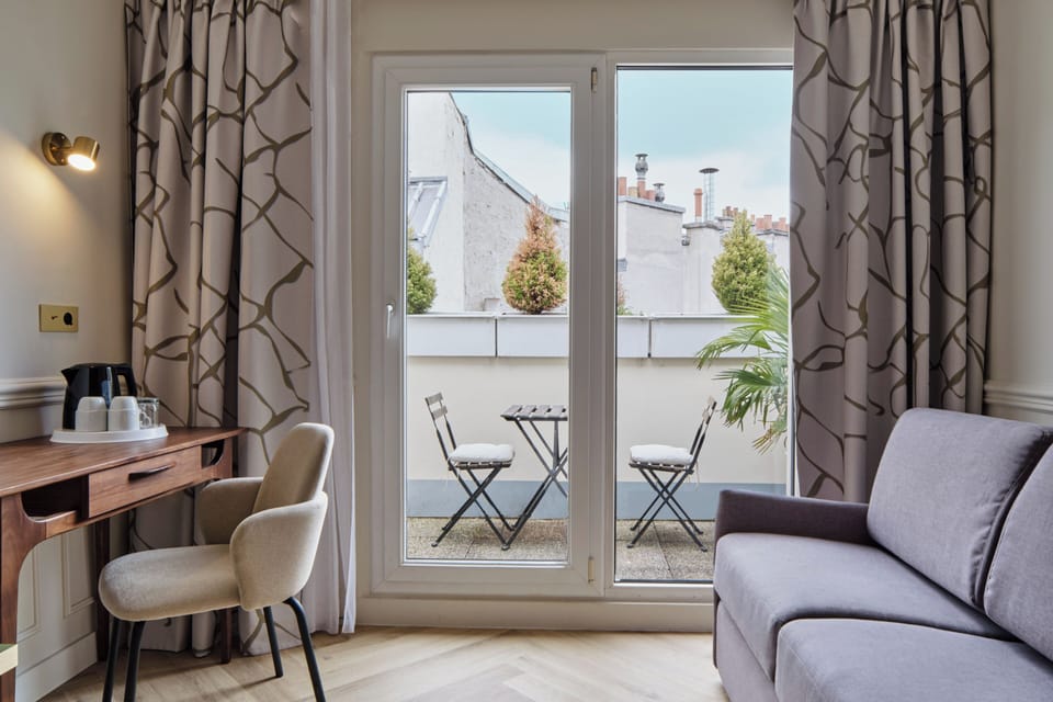 Superior Suite | In-room safe, desk, blackout drapes, iron/ironing board