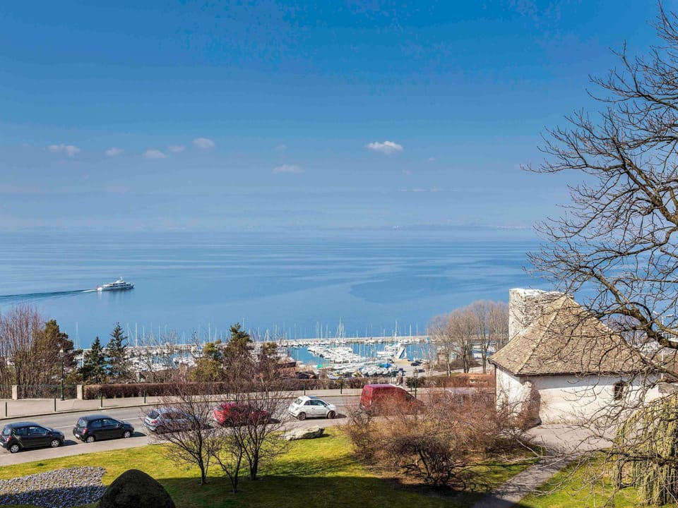 Superior Room | Desk, laptop workspace, soundproofing, iron/ironing board