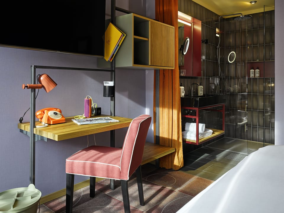 Premium bedding, down comforters, minibar, in-room safe