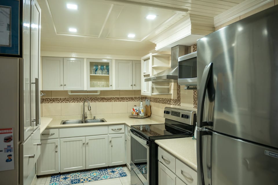 Kitchen with full size range