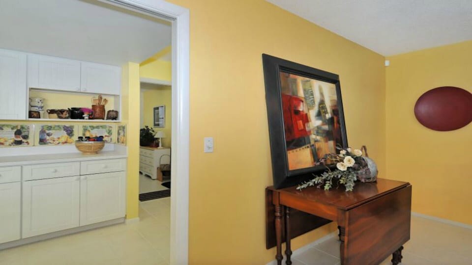 dining room to kitchen and laundry room