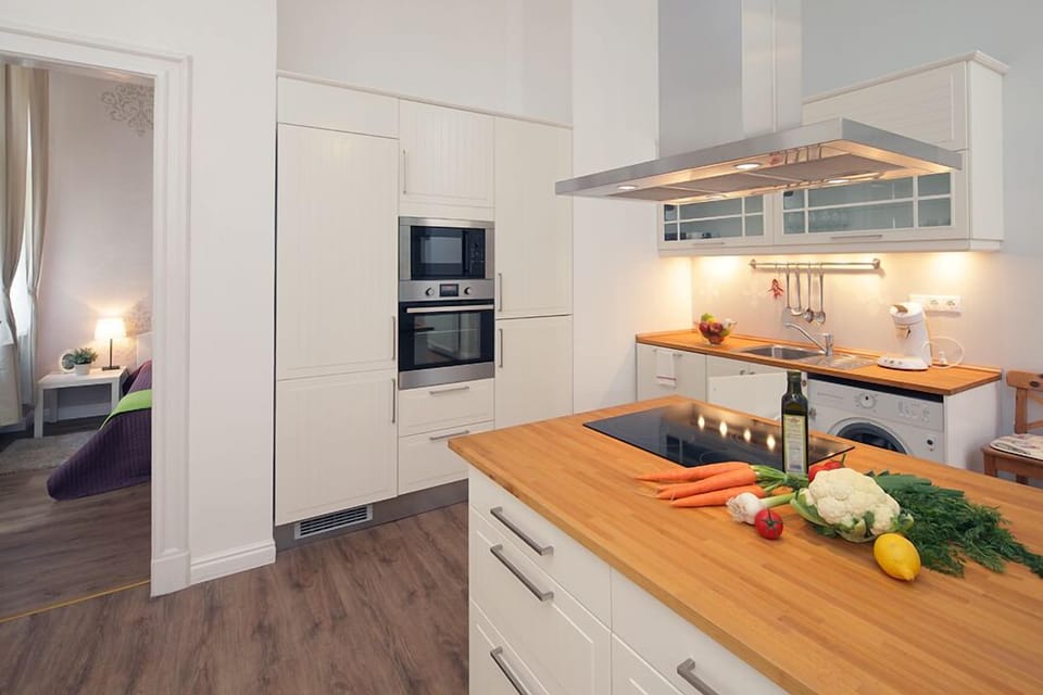 Kitchen with bedroom 3