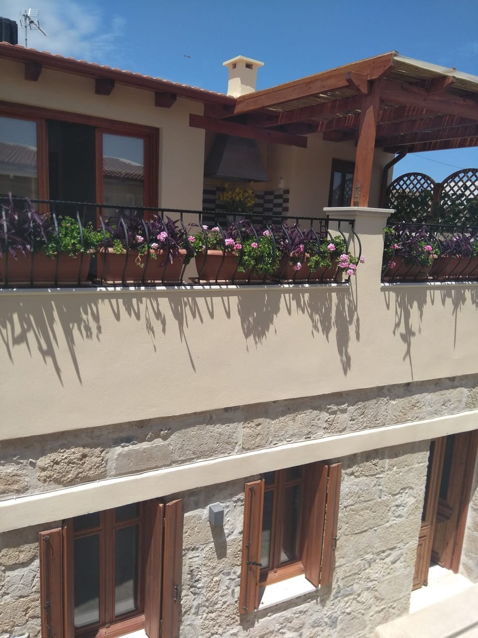 Valley View Lodge located opposite, owned by same owner and also for rent