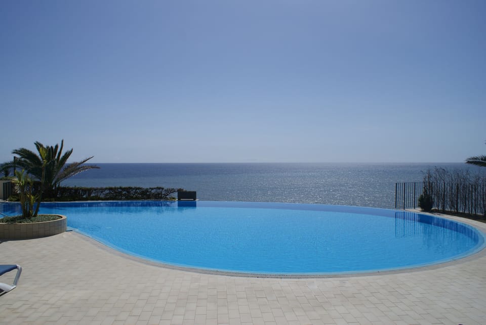 The infinity pool at Vila Formosa