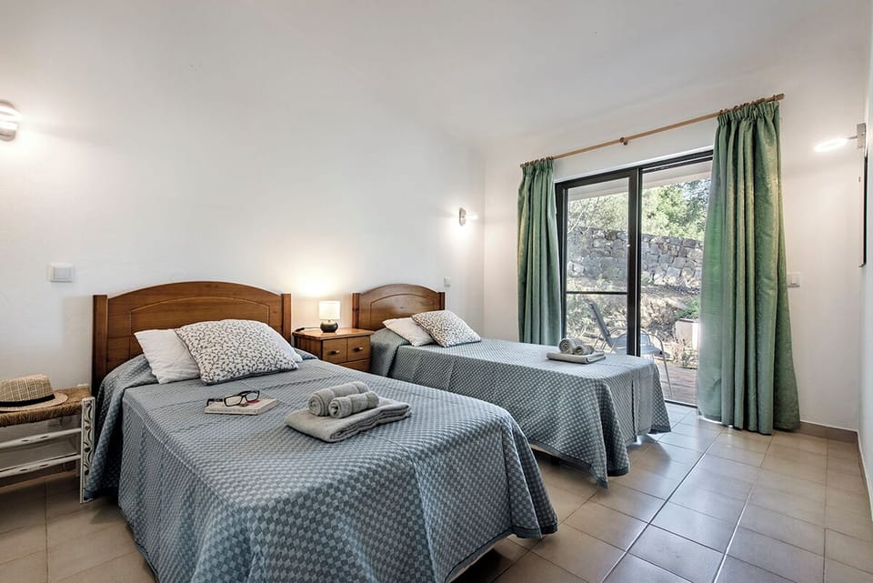 Twin bedroom
